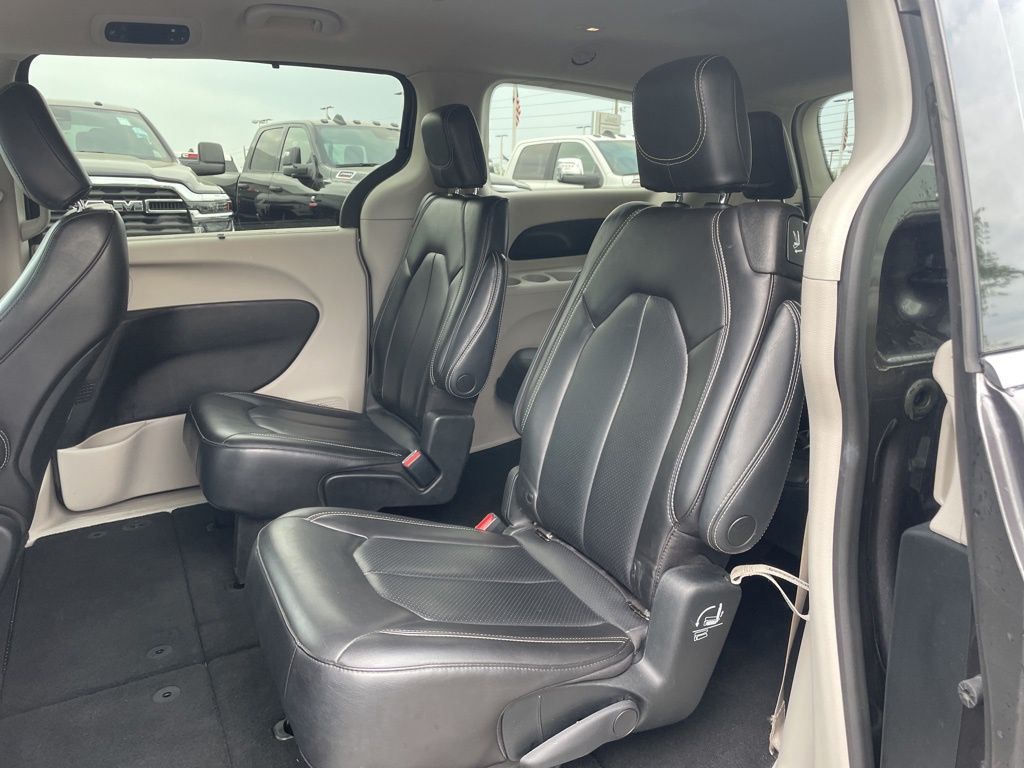 Used 2023 Chrysler Pacifica - photo 30