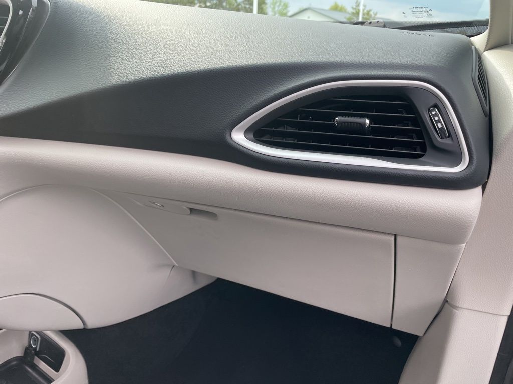 Used 2023 Chrysler Pacifica - photo 39