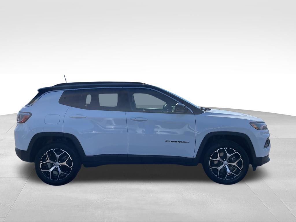 Used 2024 Jeep Compass - photo 8