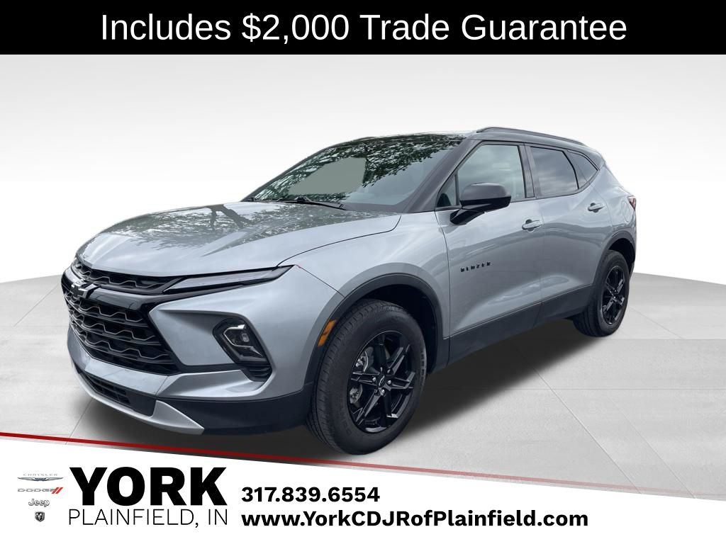 Used 2023 Chevrolet Blazer - photo 1