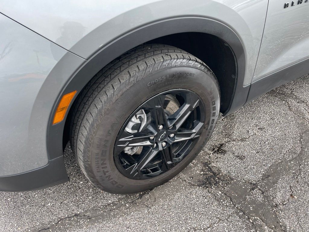 Used 2023 Chevrolet Blazer - photo 11
