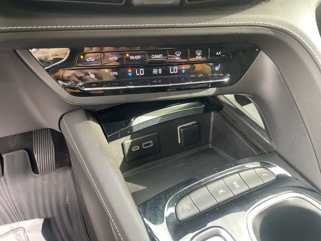 Used 2022 Buick Envision - photo 29