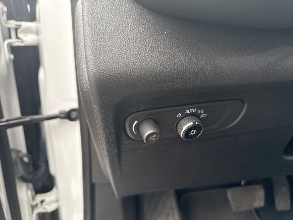 Used 2023 Buick Envision - photo 25