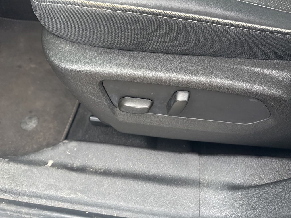 Used 2023 Buick Envision - photo 27