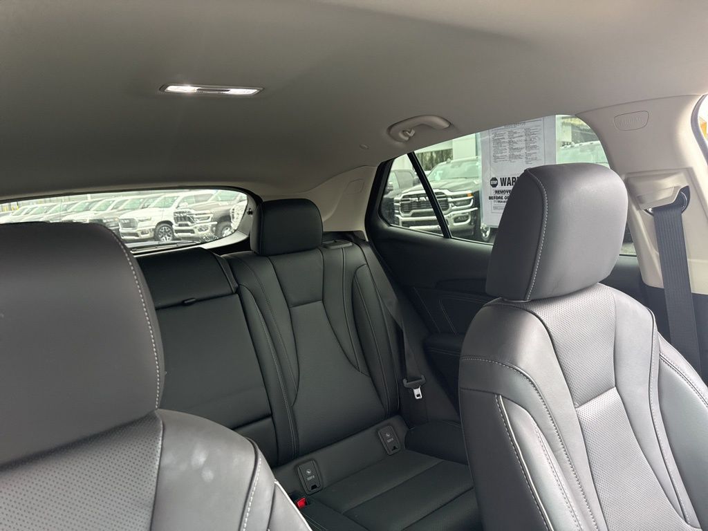 Used 2023 Buick Envision - photo 39