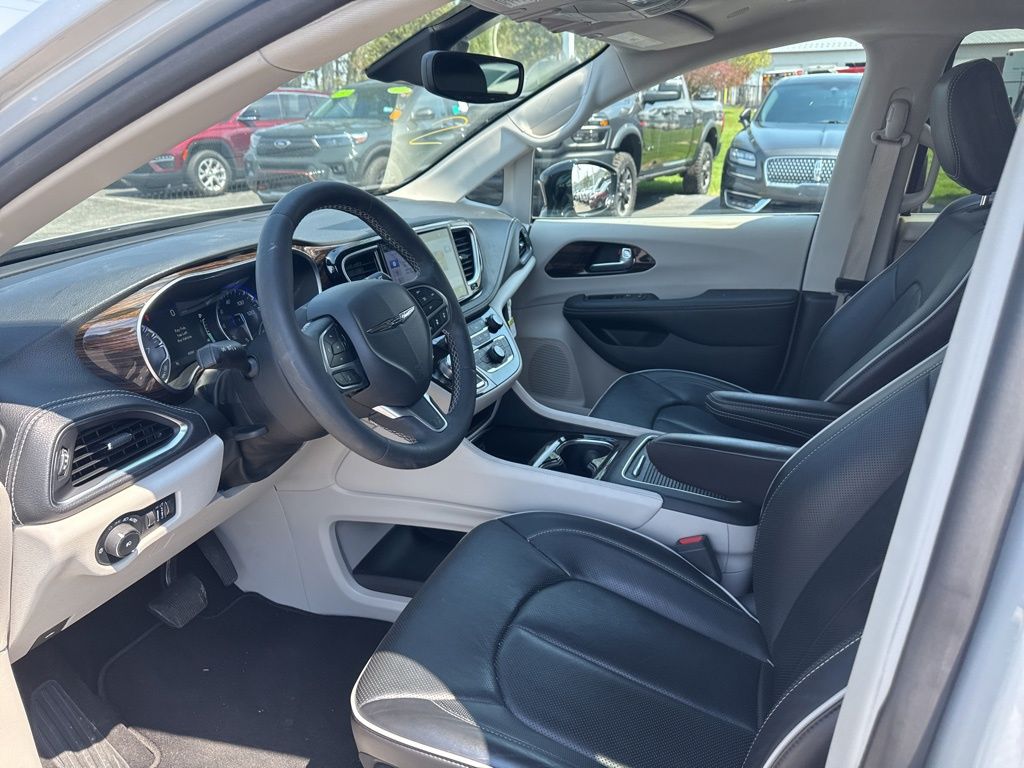 Used 2024 Chrysler Pacifica - photo 12