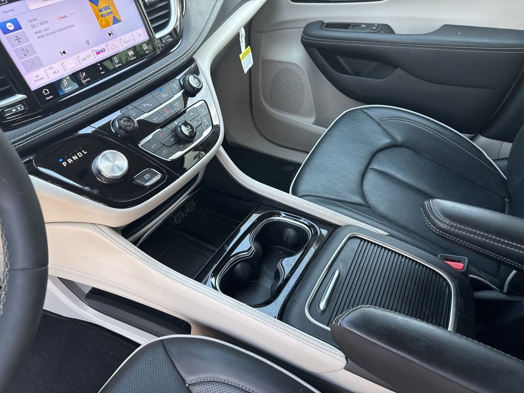 Used 2024 Chrysler Pacifica - photo 14