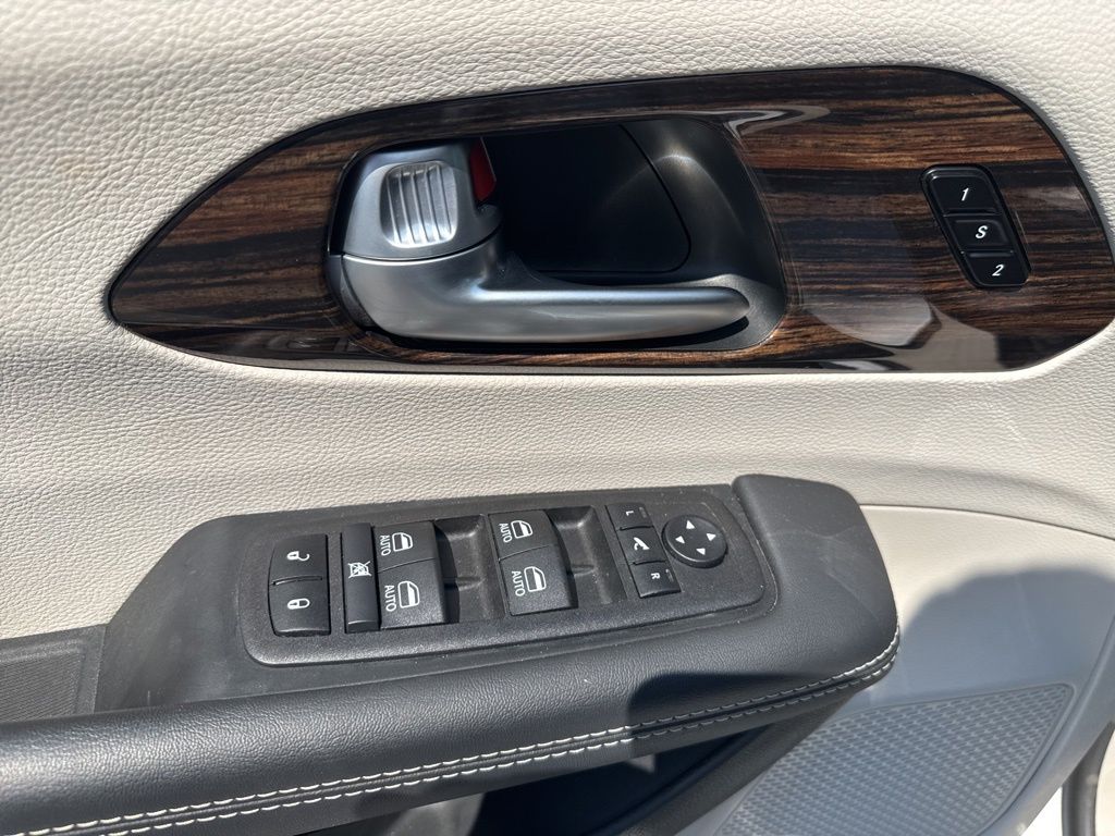 Used 2024 Chrysler Pacifica - photo 21