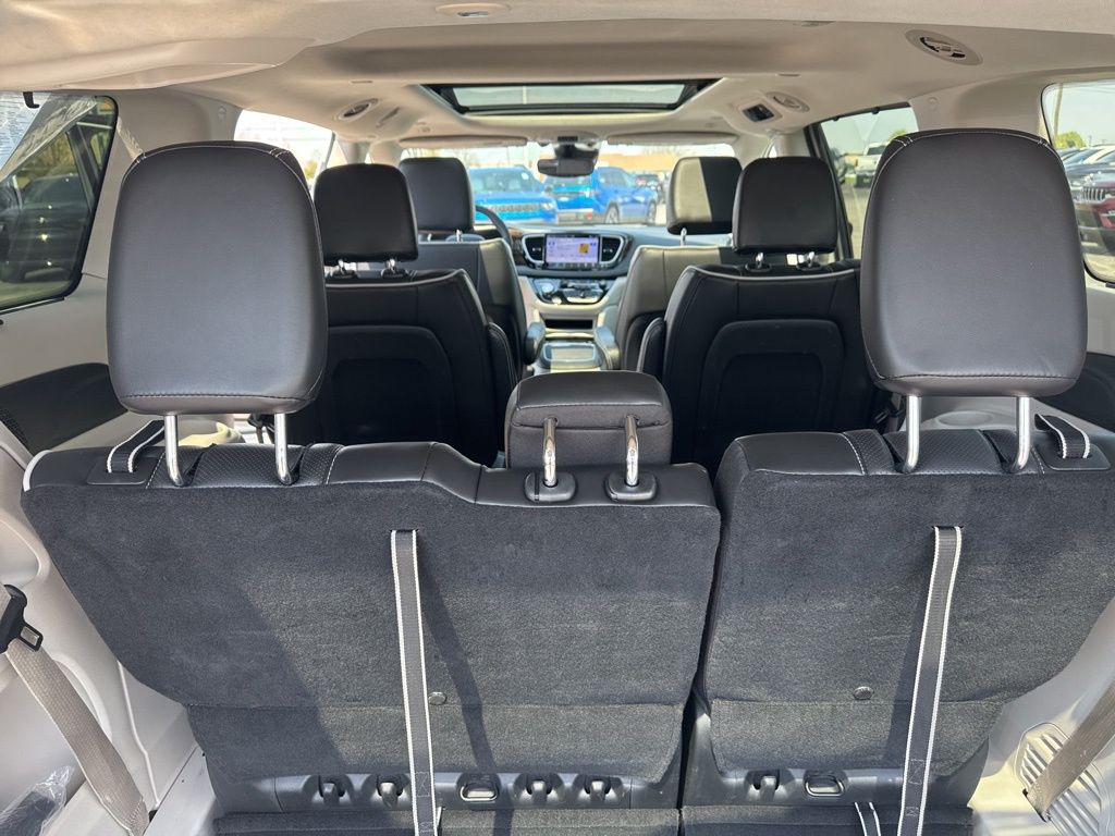Used 2024 Chrysler Pacifica - photo 24
