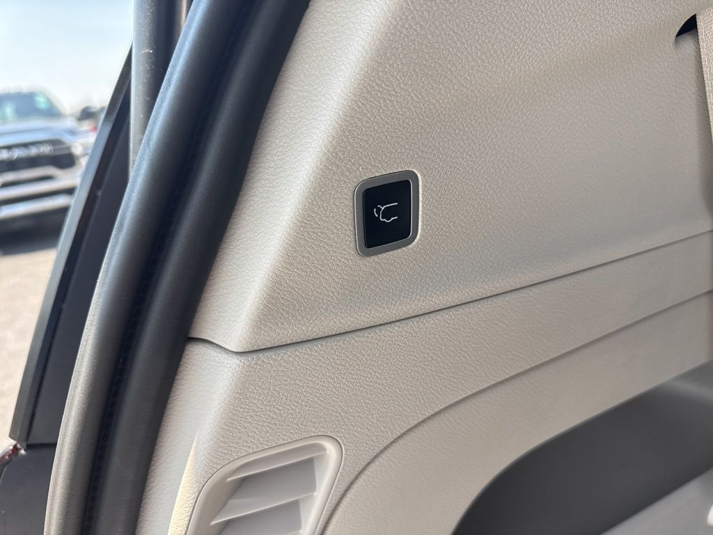 Used 2024 Chrysler Pacifica - photo 26