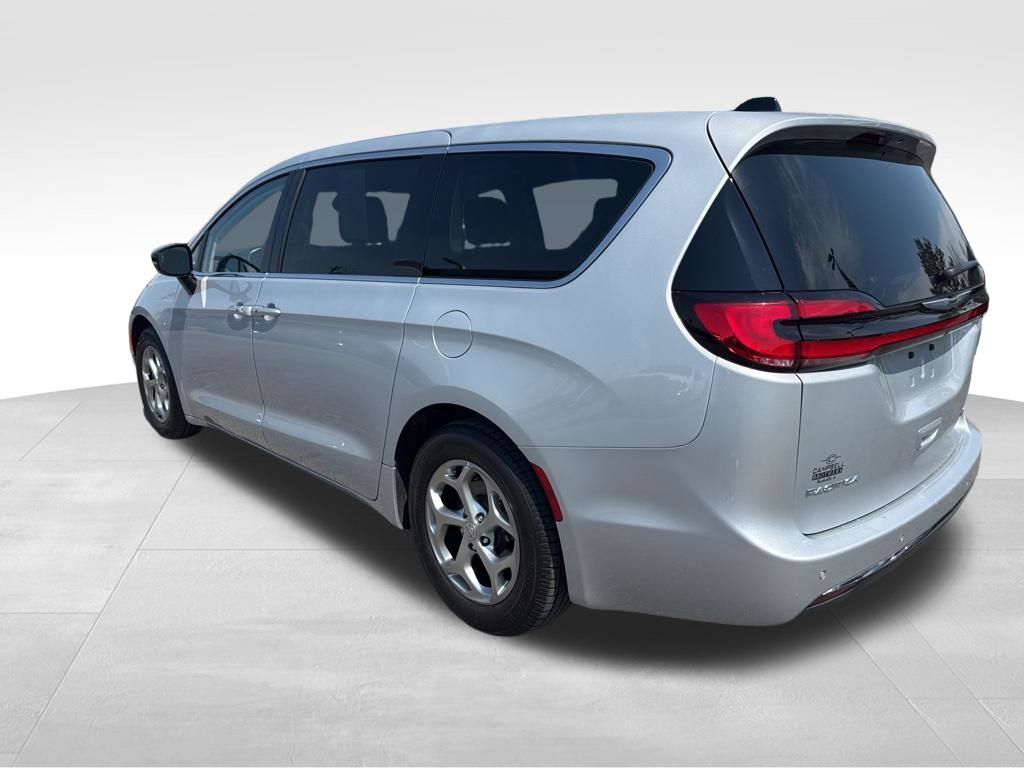 Used 2024 Chrysler Pacifica - photo 5