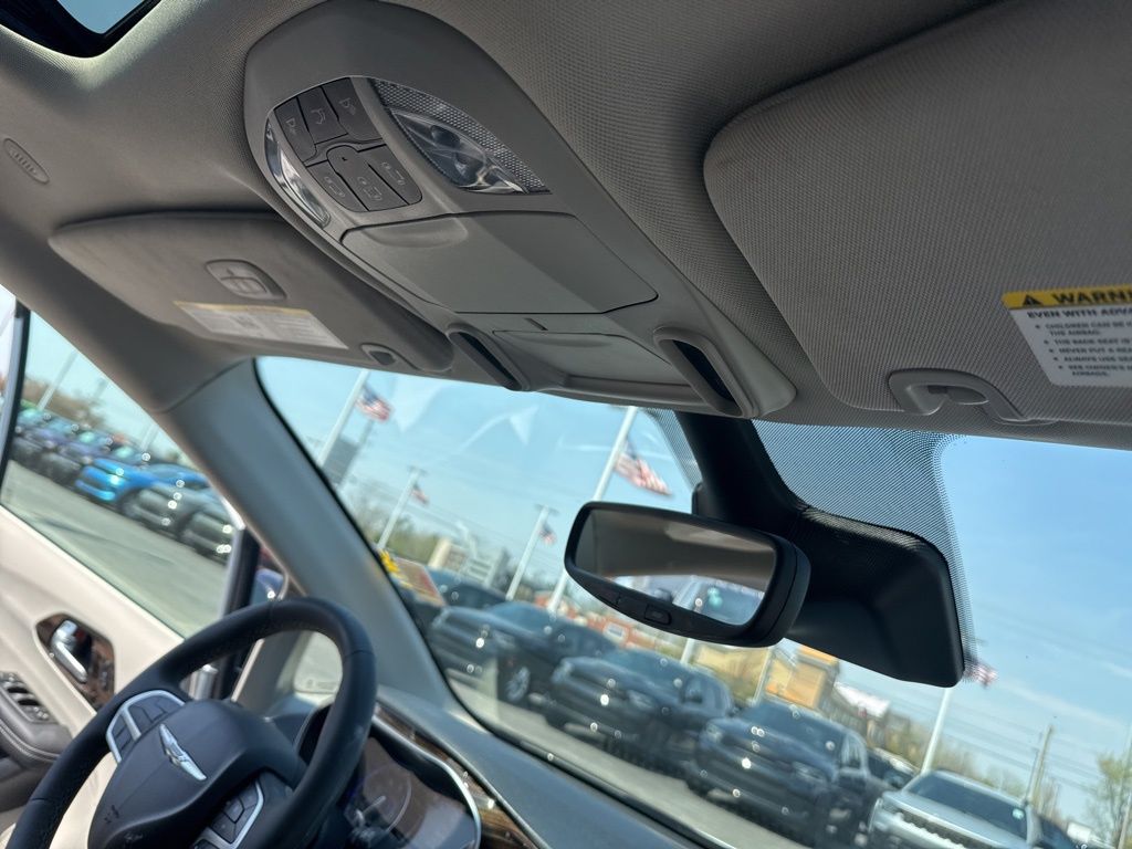 Used 2024 Chrysler Pacifica - photo 32