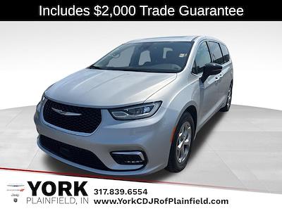 Used 2024 Chrysler Pacifica - photo 1