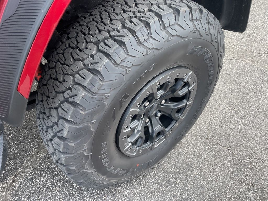 Used 2025 Ford Bronco - photo 14