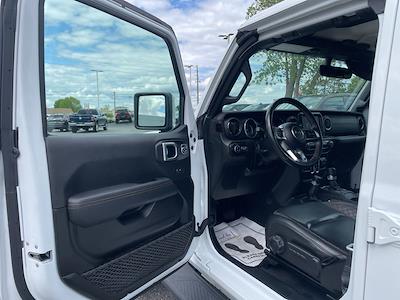 Used 2022 Jeep Gladiator - photo 1