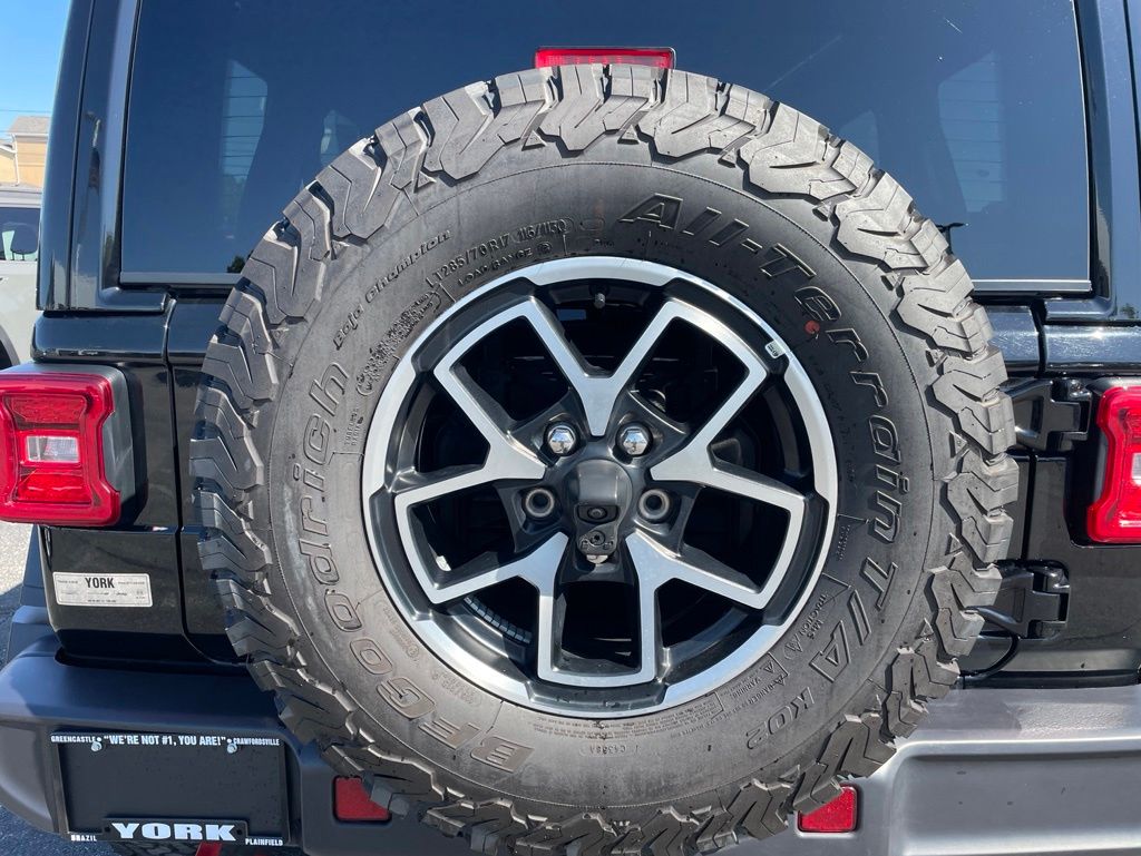 Used 2025 Jeep Wrangler - photo 13