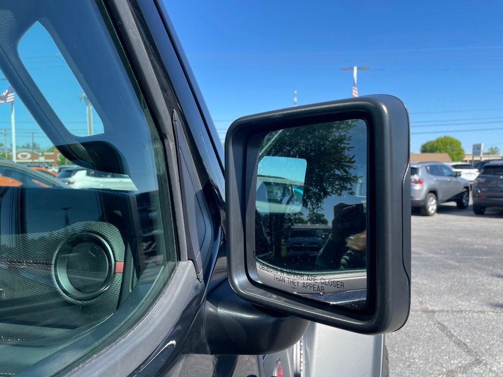 Used 2025 Jeep Wrangler - photo 17