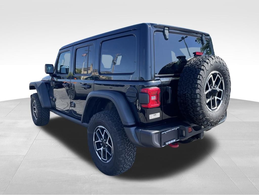 Used 2025 Jeep Wrangler - photo 5