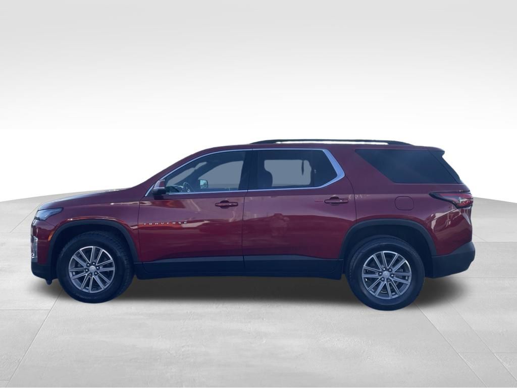 Used 2023 Chevrolet Traverse - photo 2