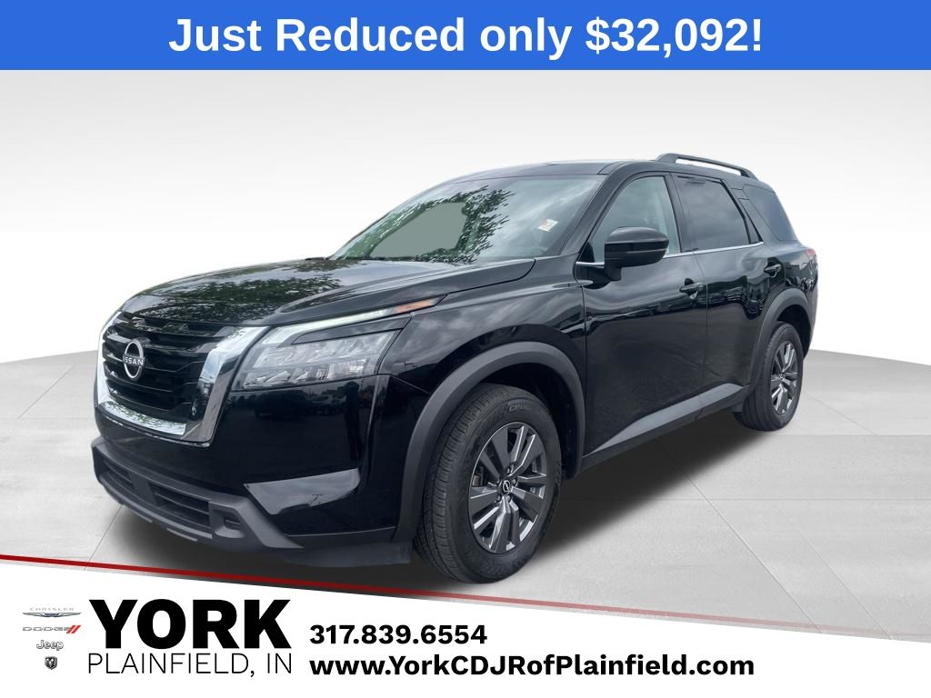 Used 2025 Nissan Pathfinder - photo 1
