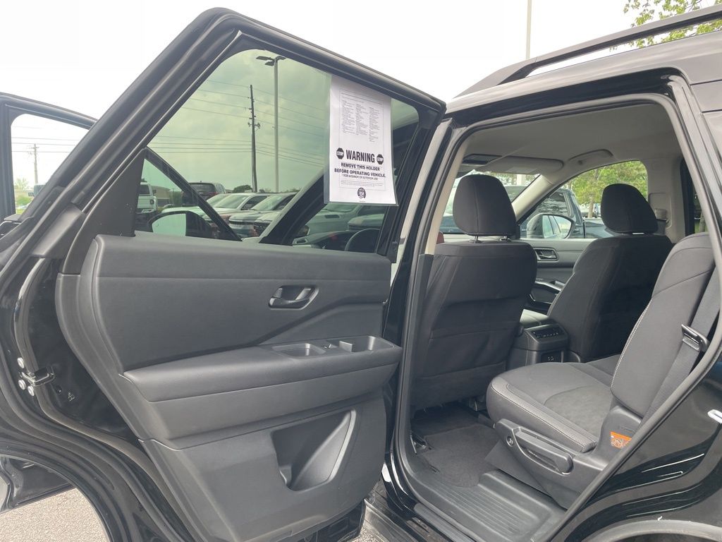 Used 2025 Nissan Pathfinder - photo 31