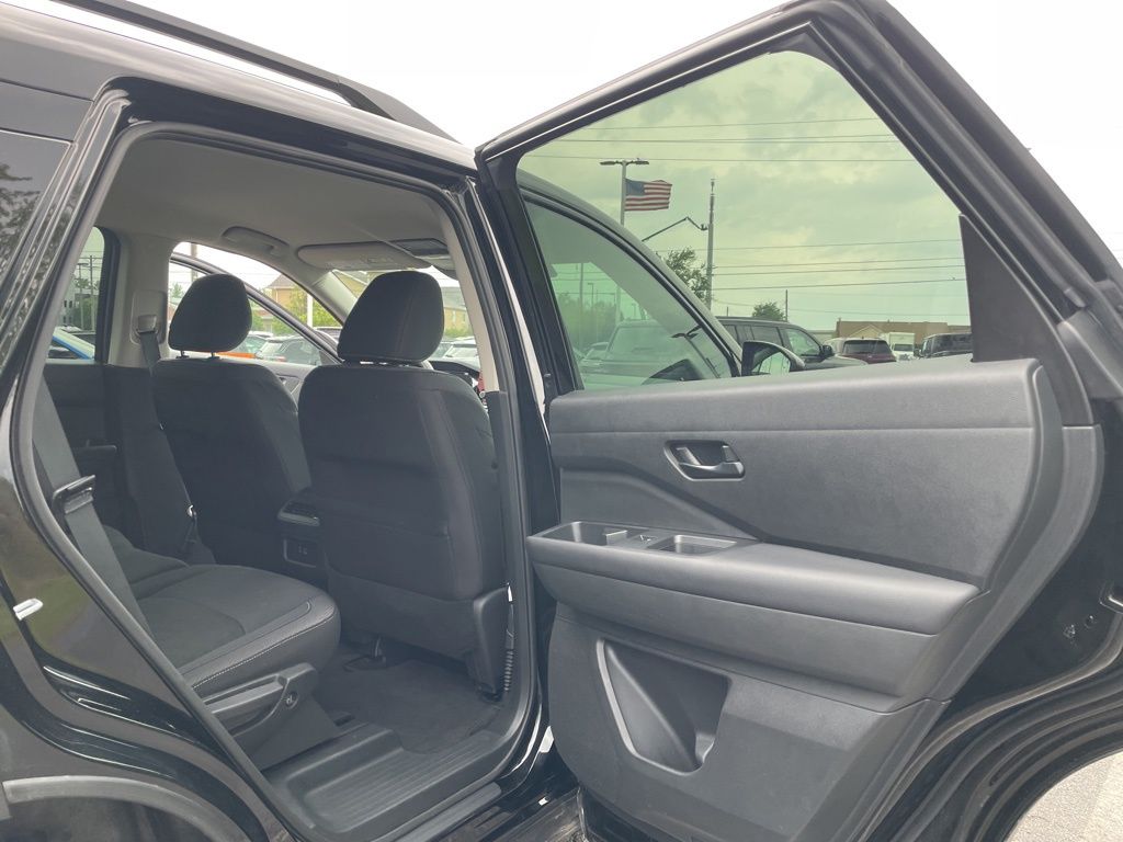 Used 2025 Nissan Pathfinder - photo 38