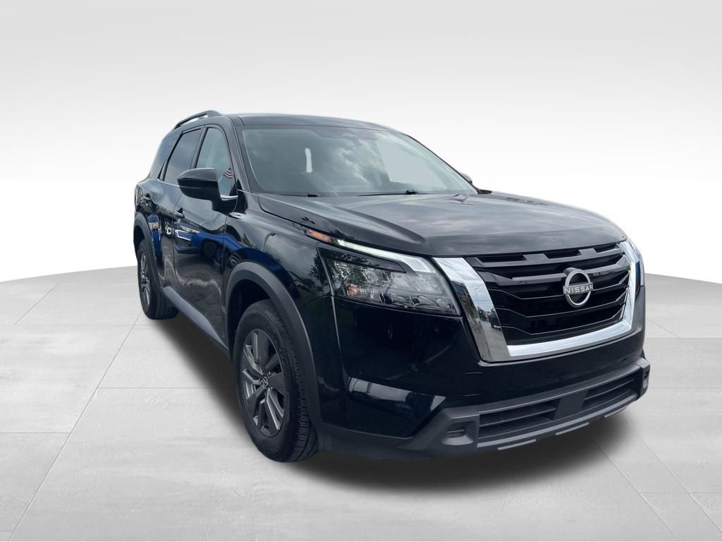 Used 2025 Nissan Pathfinder - photo 9