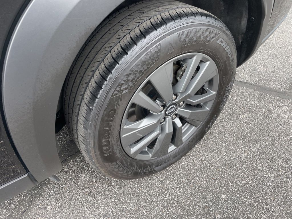 Used 2025 Nissan Pathfinder - photo 11