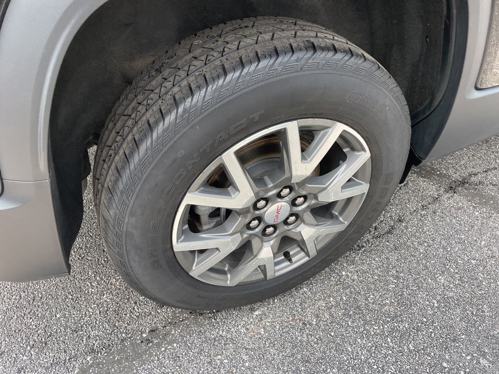 Used 2023 GMC Acadia - photo 13