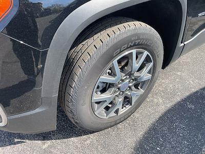 Used 2023 GMC Acadia - photo 2