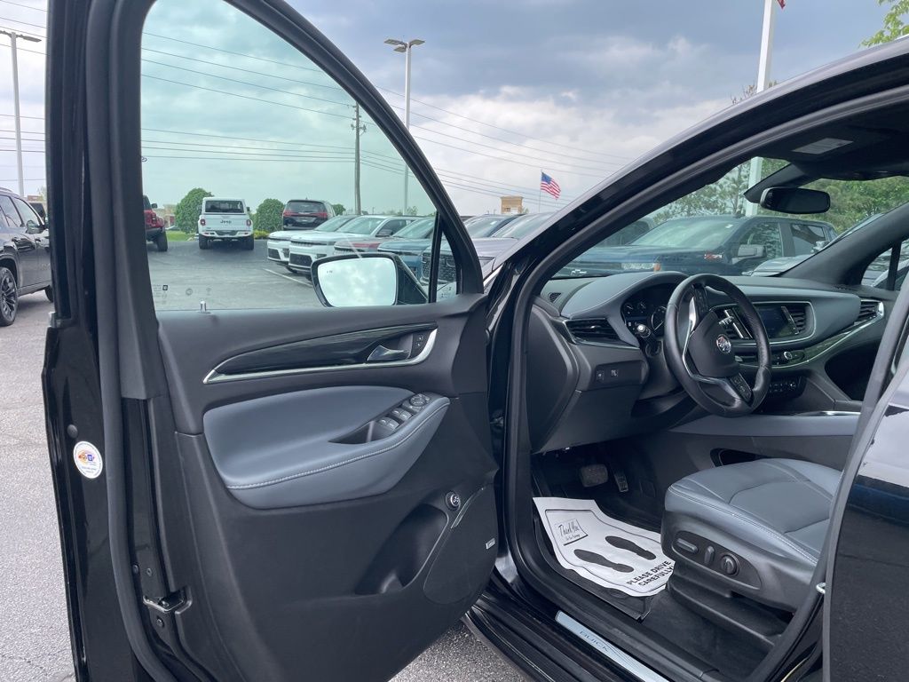 Used 2023 Buick Enclave - photo 19