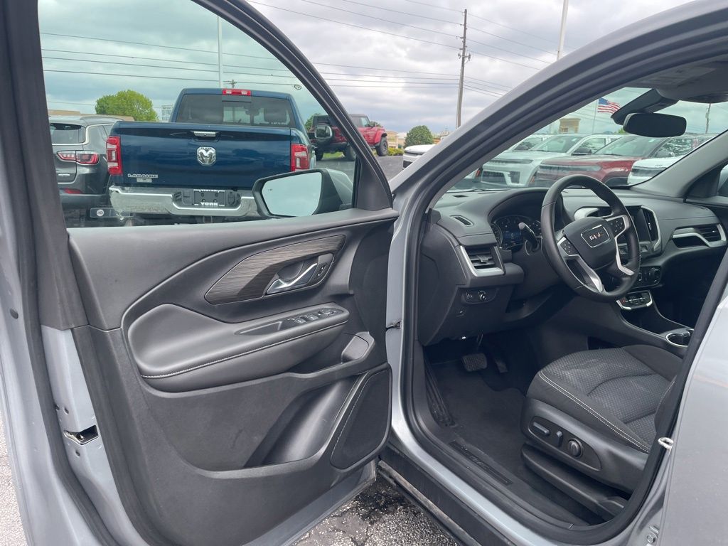 Used 2023 GMC Terrain - photo 17
