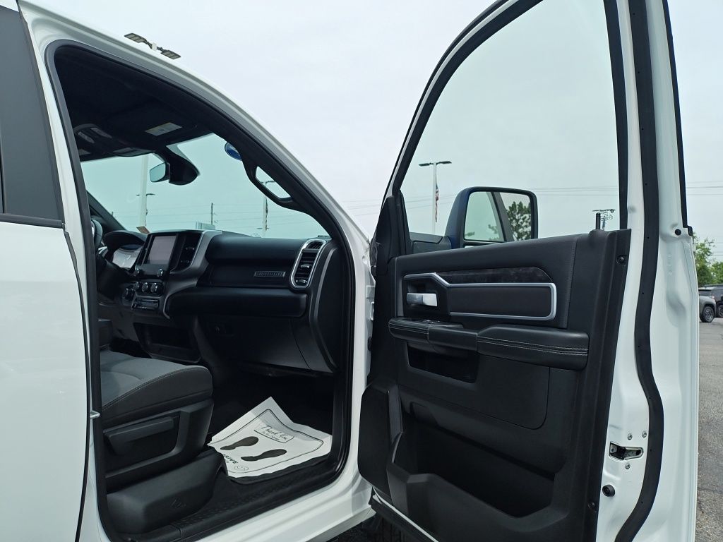Used 2024 Ram 2500 - photo 38