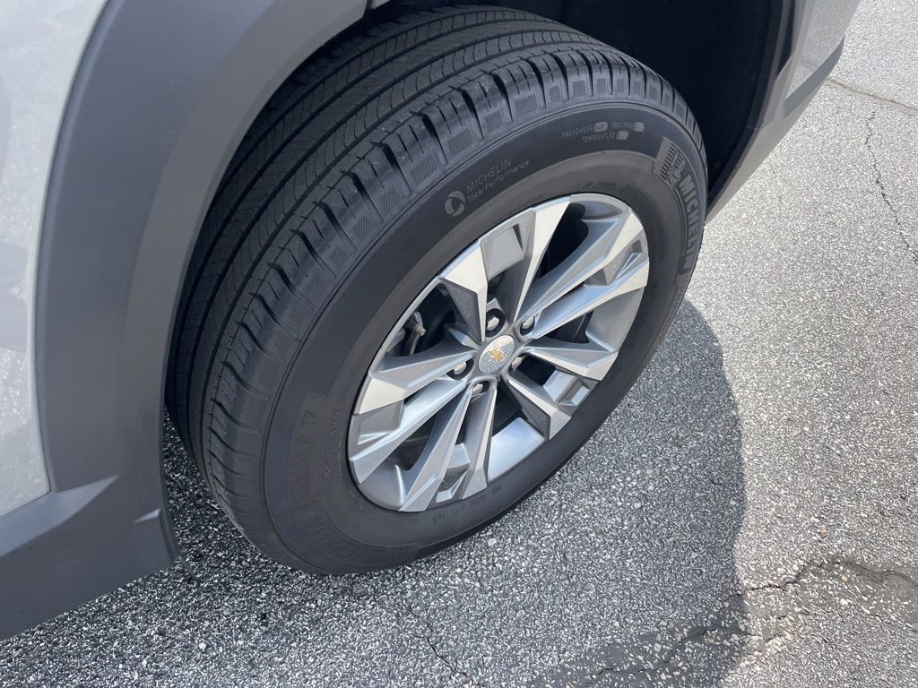 Used 2025 Chevrolet Equinox - photo 12