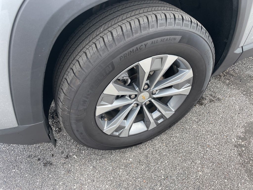 Used 2025 Chevrolet Equinox - photo 10