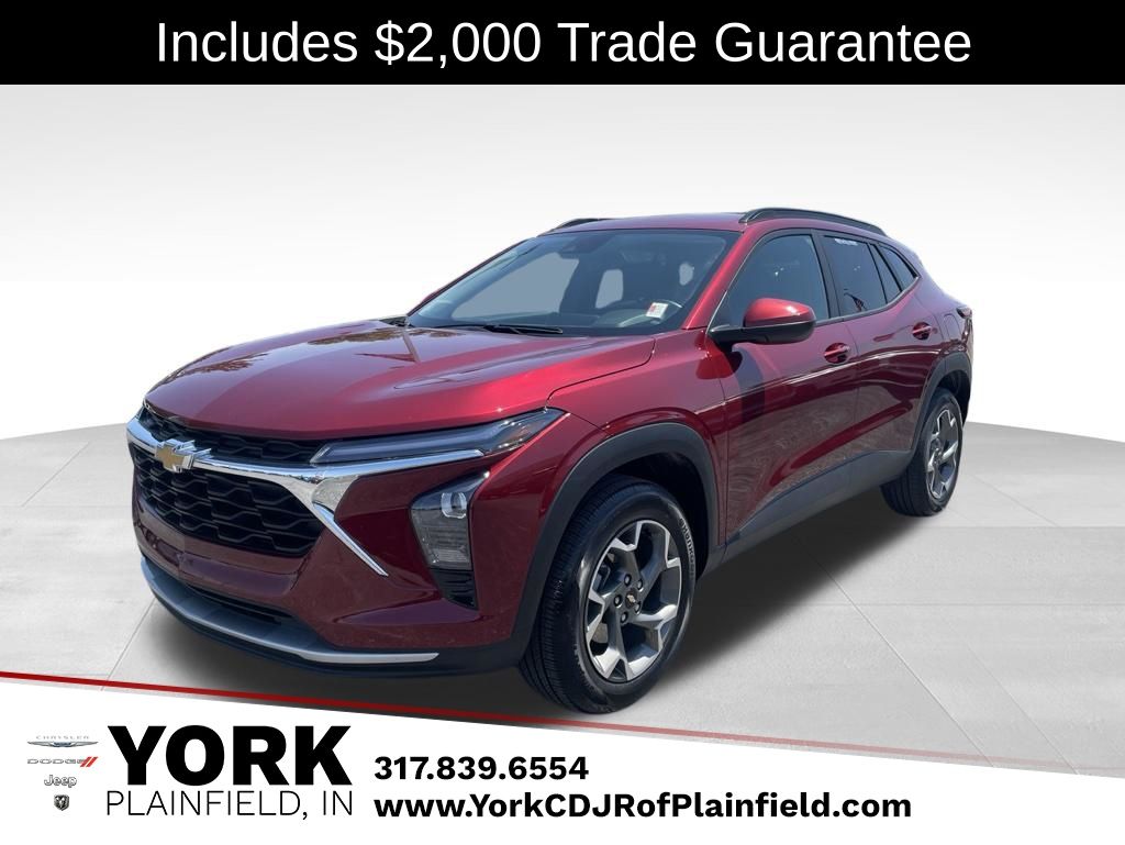 Used 2025 Chevrolet Trax - photo 1