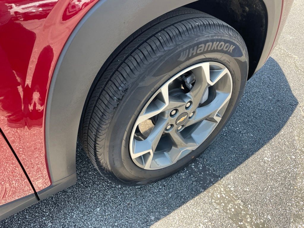 Used 2025 Chevrolet Trax - photo 12