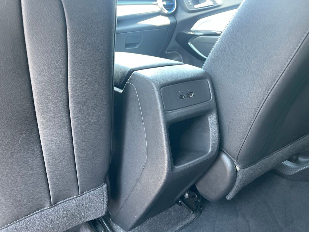 Used 2025 Chevrolet Trax - photo 30