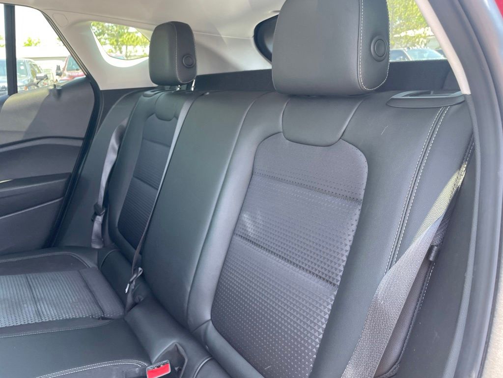 Used 2025 Chevrolet Trax - photo 31