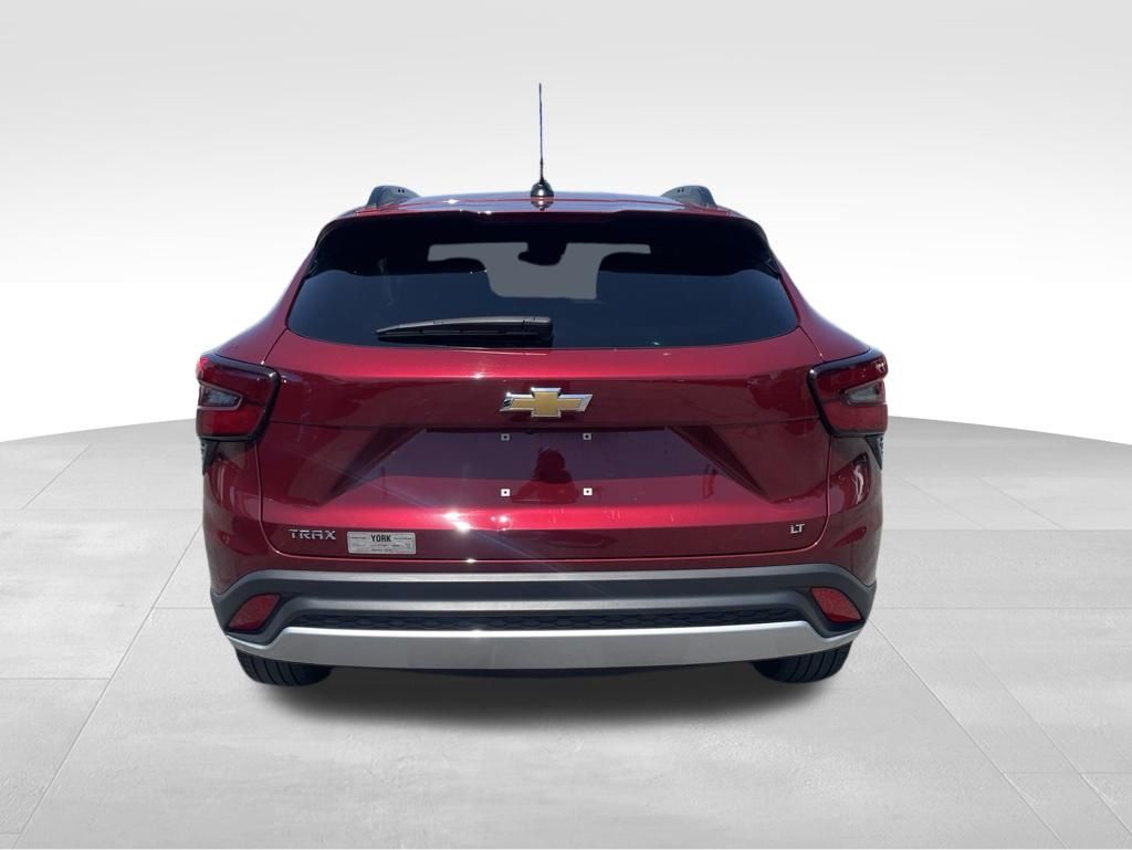 Used 2025 Chevrolet Trax - photo 4