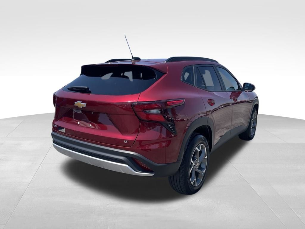 Used 2025 Chevrolet Trax - photo 5
