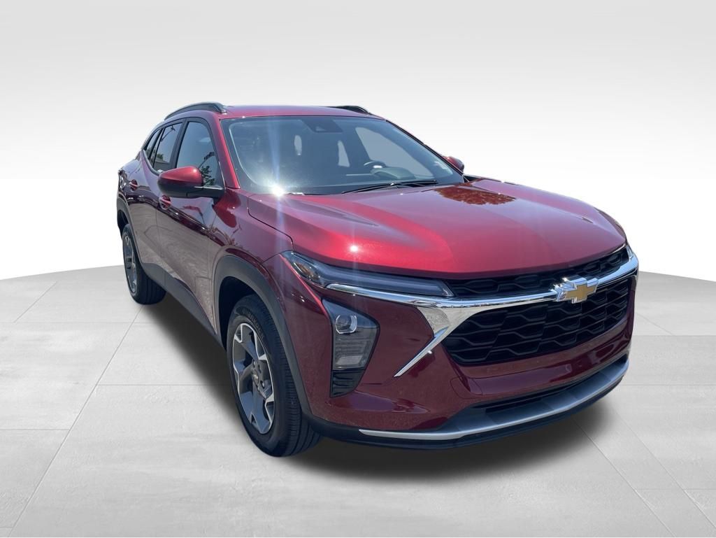 Used 2025 Chevrolet Trax - photo 7