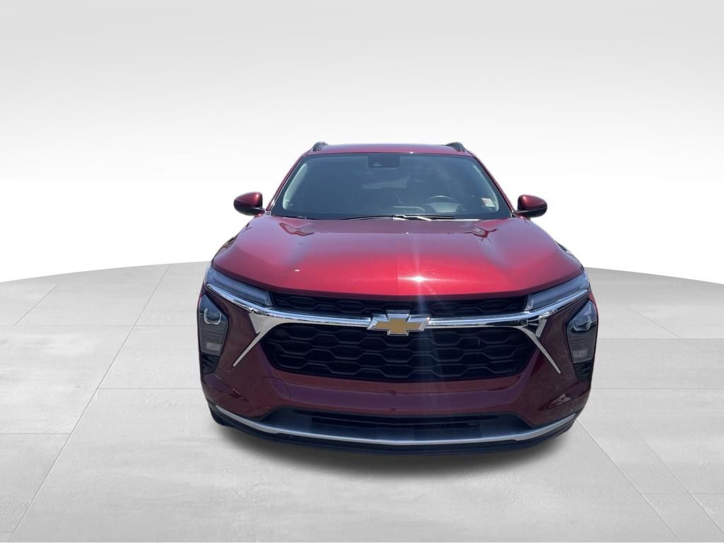 Used 2025 Chevrolet Trax - photo 8
