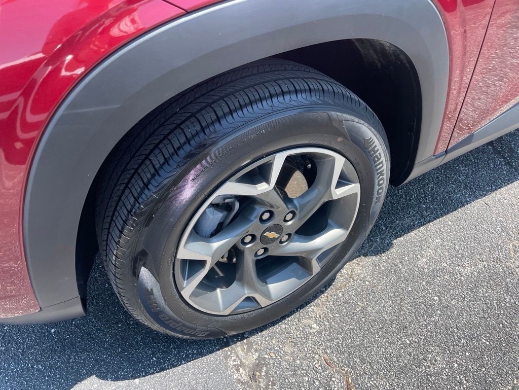 Used 2025 Chevrolet Trax - photo 9