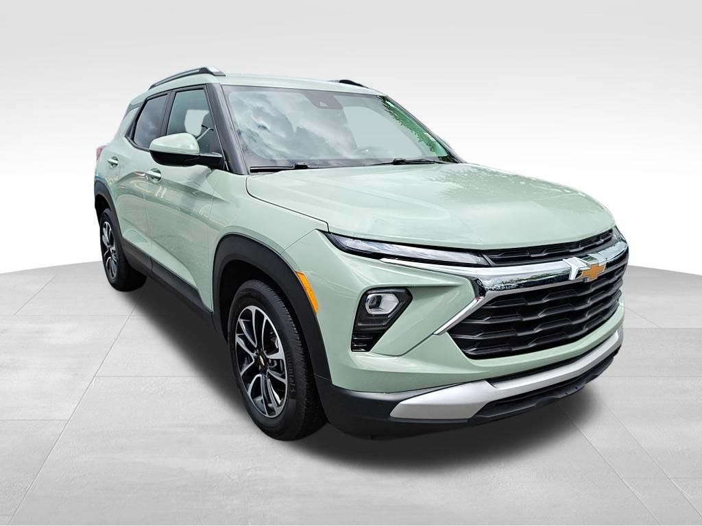Used 2025 Chevrolet Trailblazer - photo 9