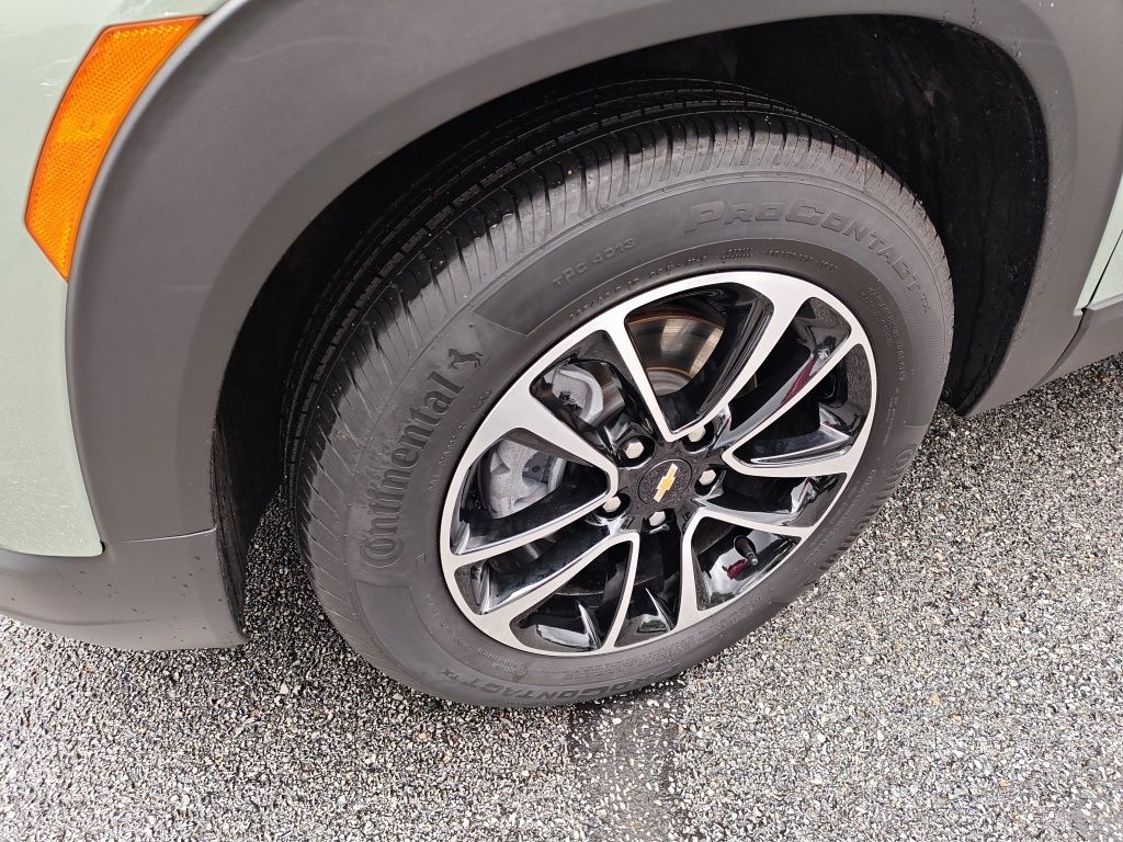 Used 2025 Chevrolet Trailblazer - photo 11