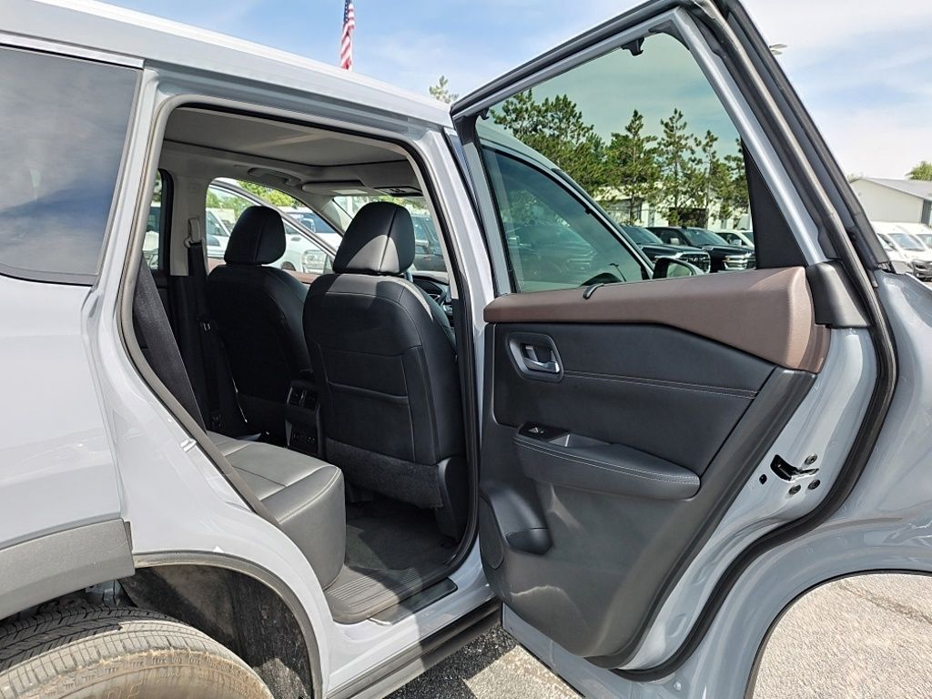 Used 2023 Nissan Rogue - photo 35