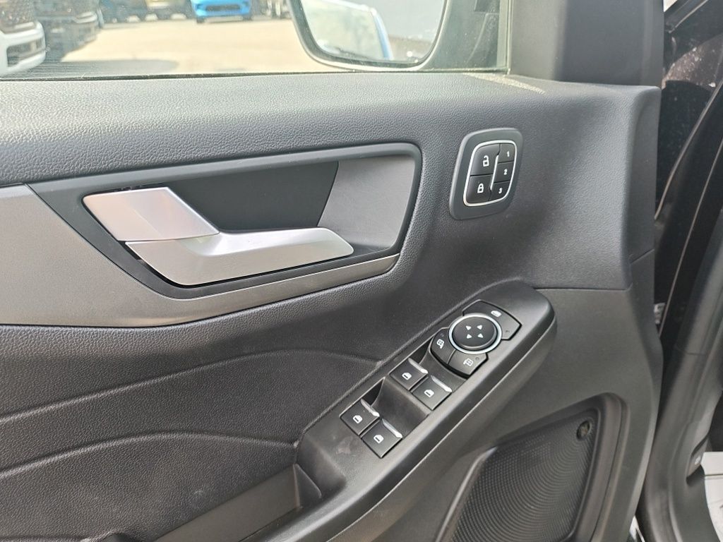 Used 2023 Ford Escape - photo 18