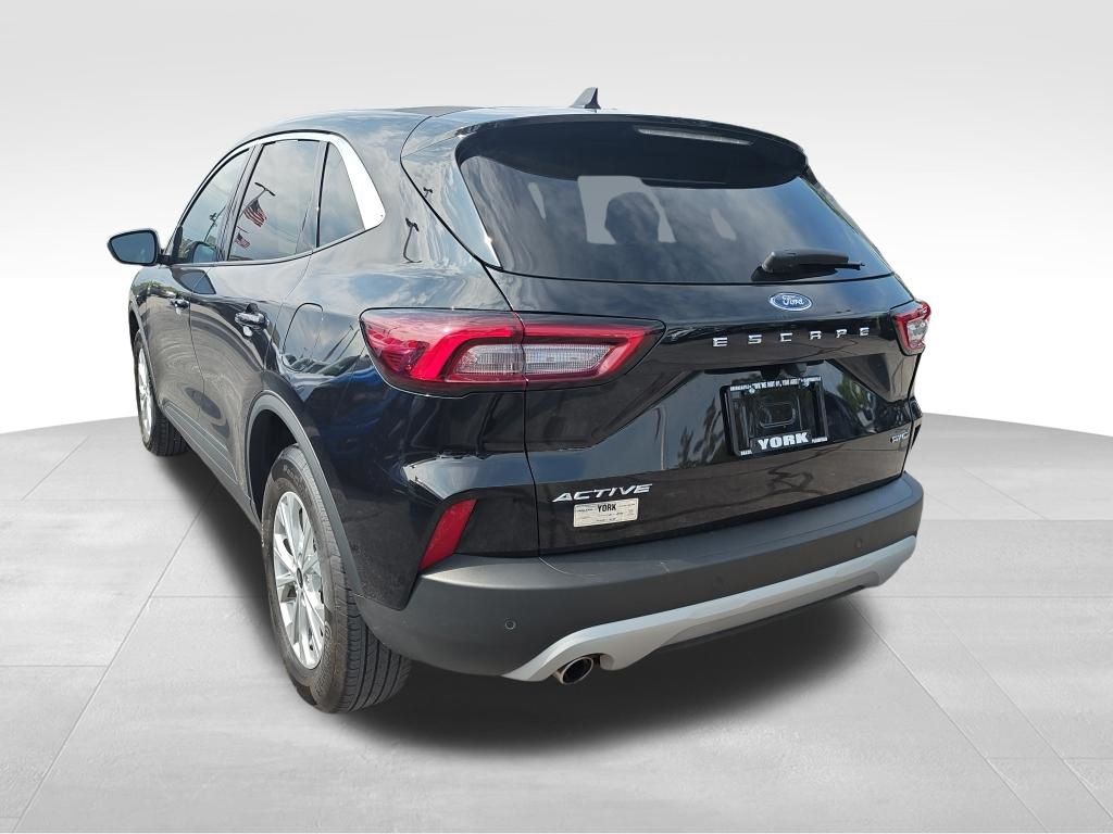 Used 2023 Ford Escape - photo 5
