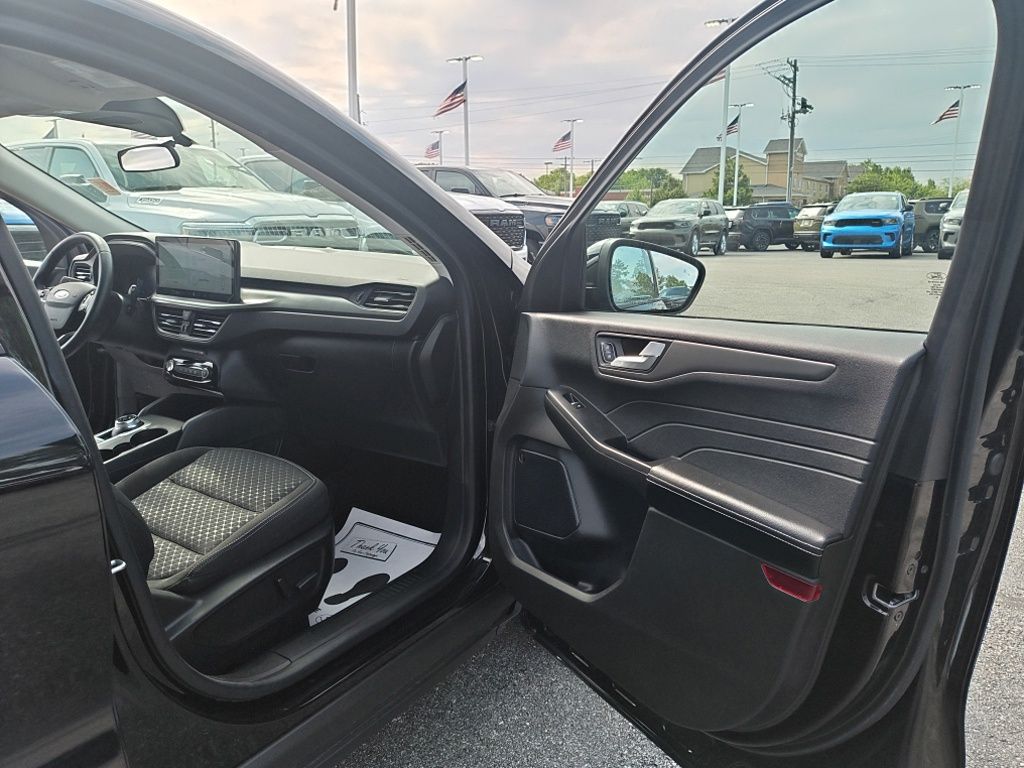 Used 2023 Ford Escape - photo 38